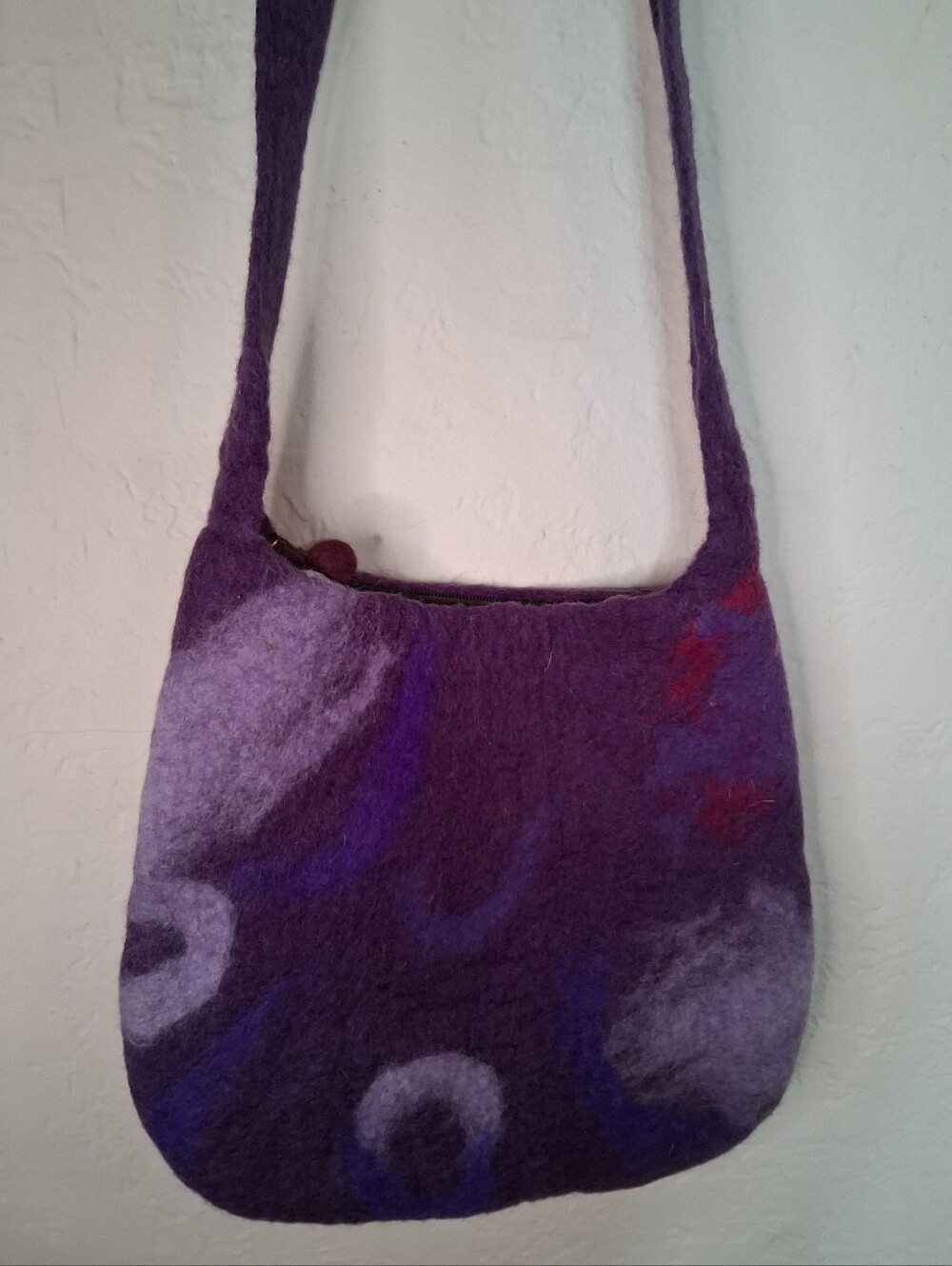 Handfelt 100% Wool Purple Shoulder Bag with Abstract Accents